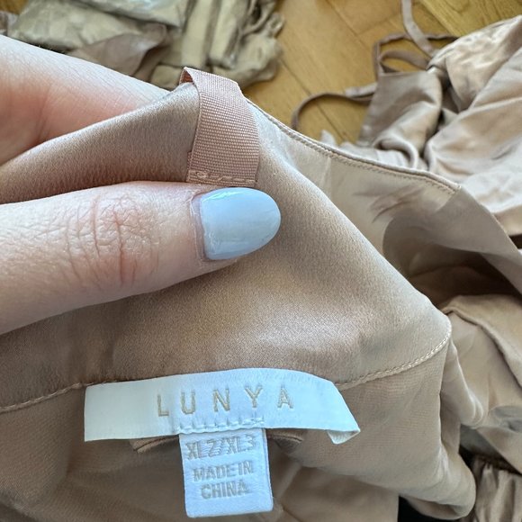 Lunya Washable Silk Robe XL2/XL3 Otium Tan Self Tie Belt Pockets Hypoallergenic - Picture 3 of 9